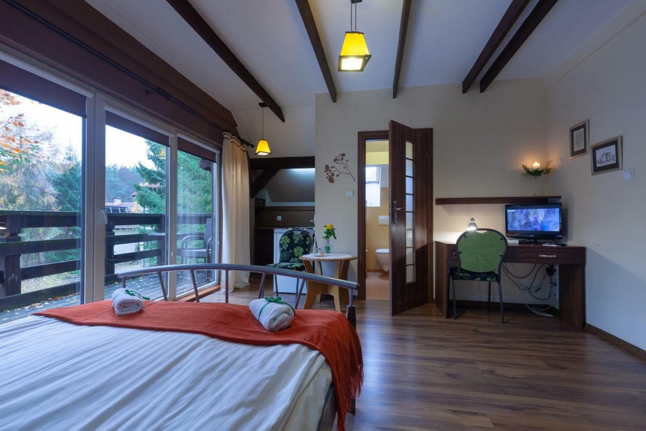 Hotel Poziomka à Kujan Extérieur photo