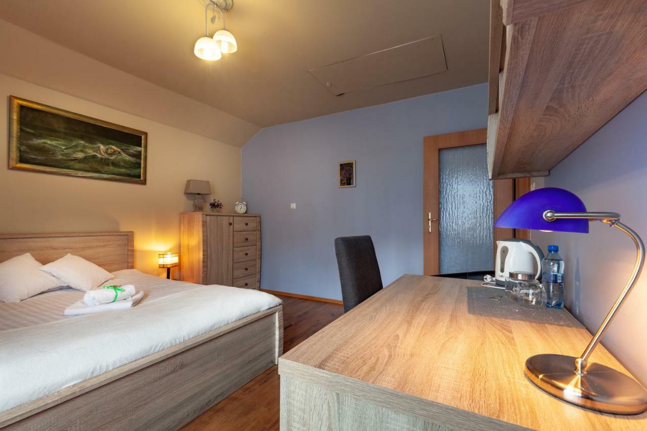 Hotel Poziomka à Kujan Extérieur photo