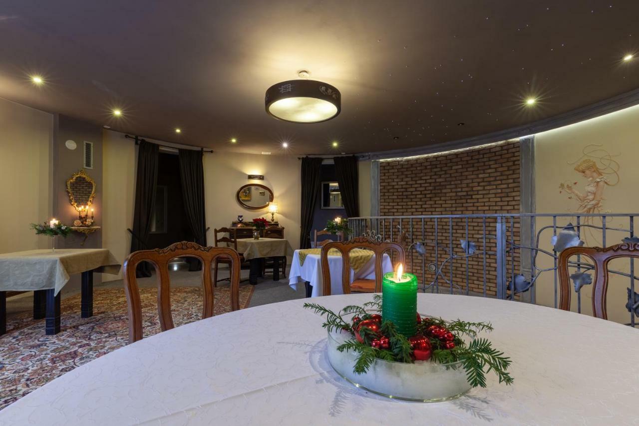 Hotel Poziomka à Kujan Extérieur photo